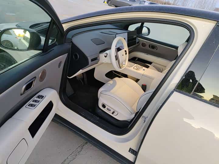 LiXiang i6 2025 2025款 两驱标准版