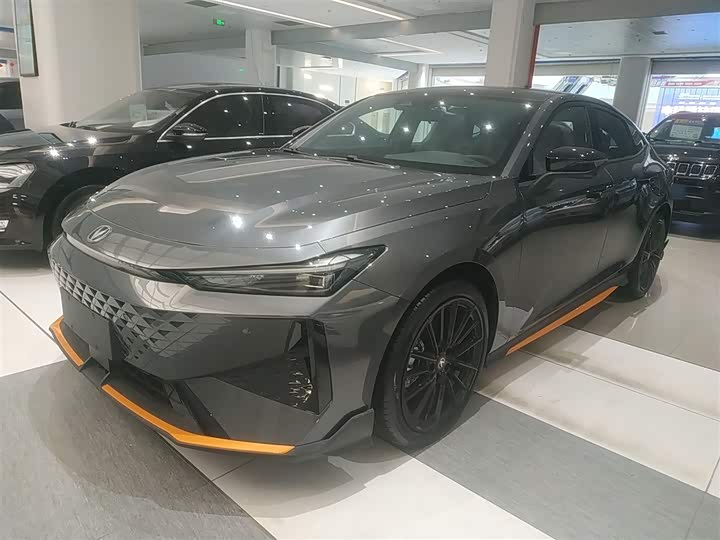 Changan UNI-V 2025 2025款 1.5T 500Bar尊贵运动型