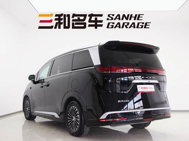 Denza D9 2025 2025款 DM-i 智驾版 1020 四驱旗舰型