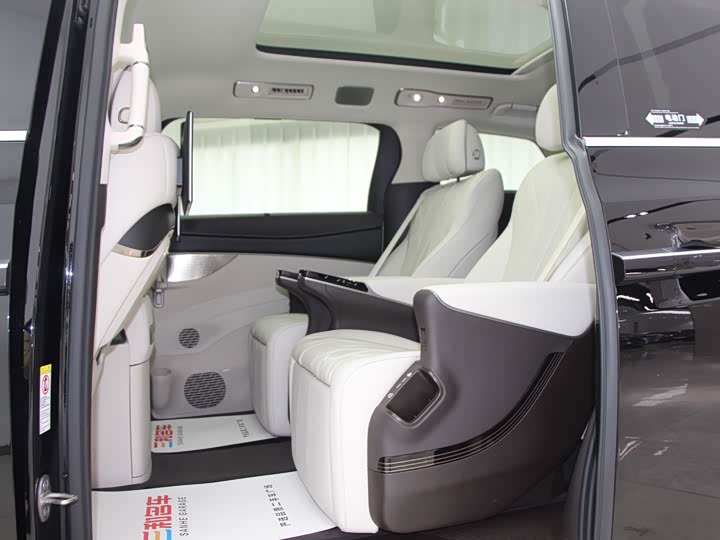 Denza D9 2025 2025款 DM-i 智驾版 1020 四驱旗舰型