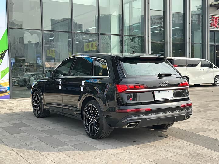Audi Q7 2025 2025款 55 TFSI quattro S line尊贵型