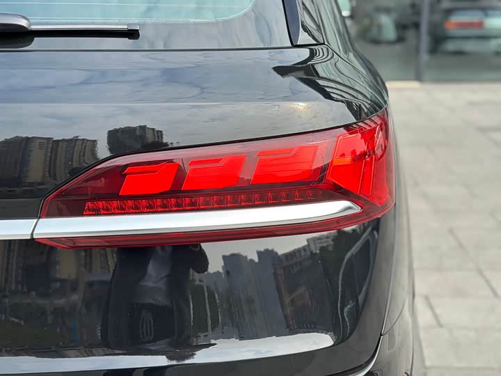 Audi Q7 2025 2025款 55 TFSI quattro S line尊贵型