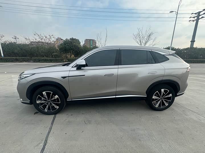 Roewe RX5 2023 2023款 1.5T 尊荣滑屏版