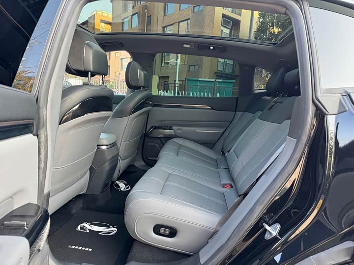 Zeekr 7X 2025 2025款 75kWh 后驱智驾版