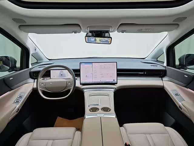 XPeng X9 2025 2025款 纯电 740超长续航 Max