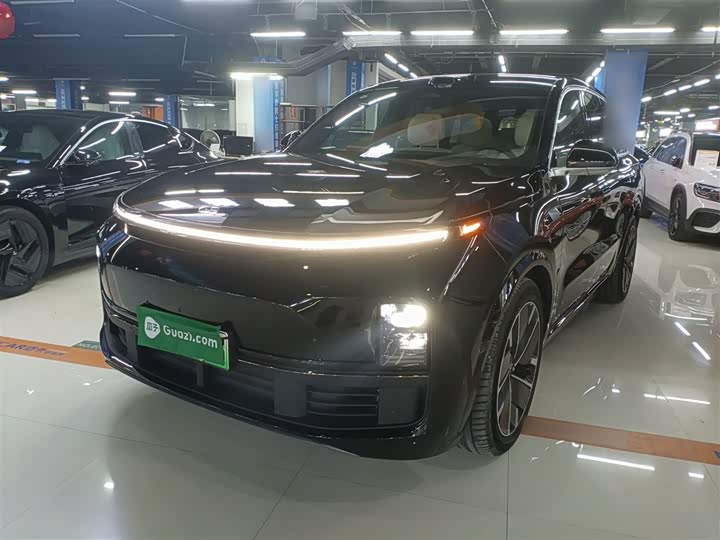 2025 LiXiang L8