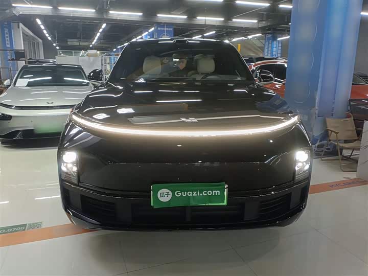 2025 LiXiang L8
