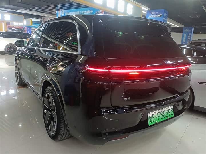 2025 LiXiang L8
