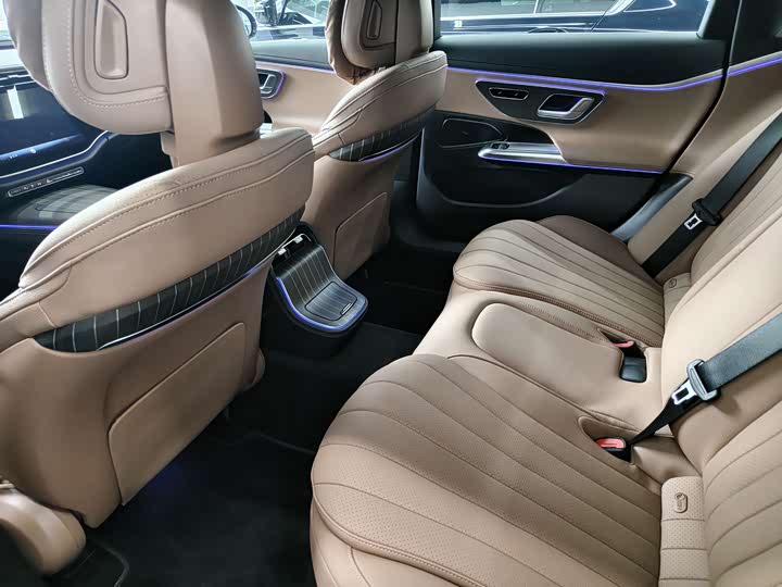 Mercedes-Benz E-Class Hybrid 2024 2024款 E 350 e L 插电式混合动力轿车