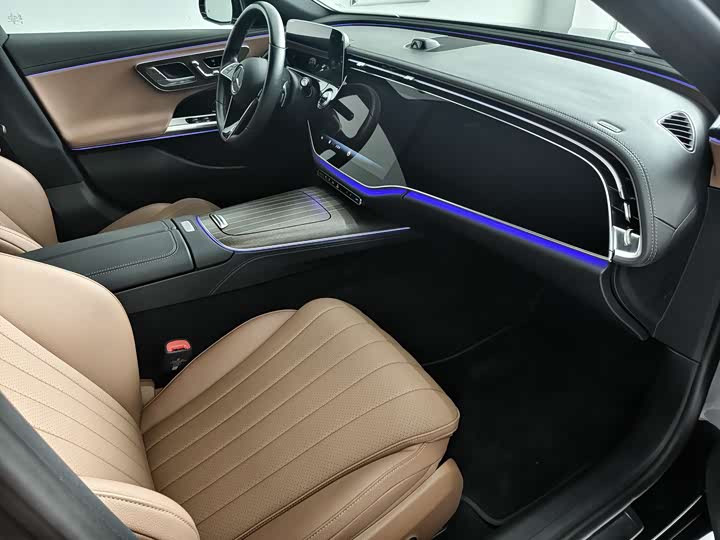 Mercedes-Benz E-Class Hybrid 2024 2024款 E 350 e L 插电式混合动力轿车