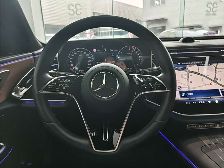 Mercedes-Benz E-Class Hybrid 2024 2024款 E 350 e L 插电式混合动力轿车