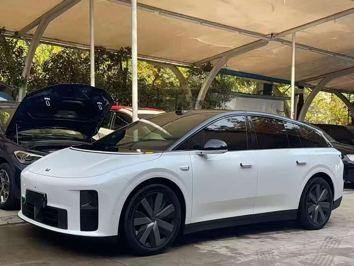 2025 LiXiang i6