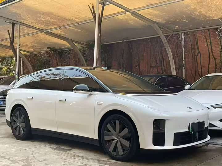 2025 LiXiang i6