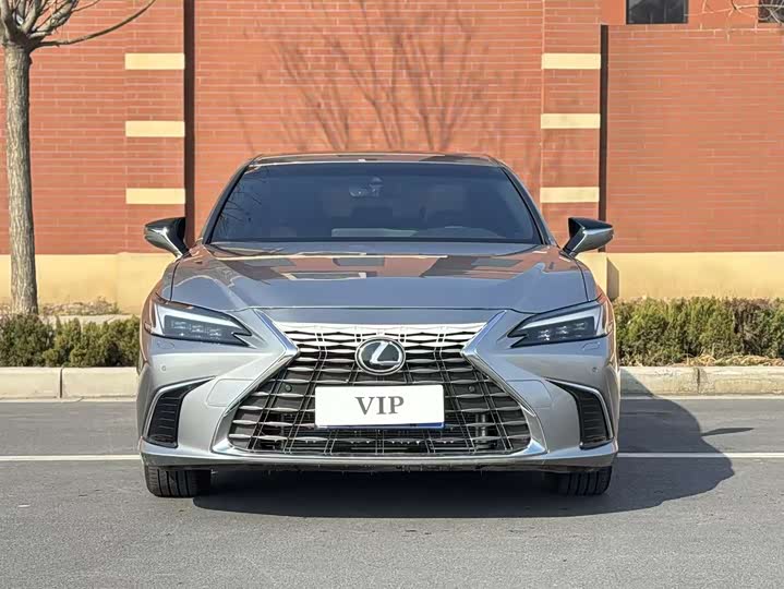 2025 Lexus ES