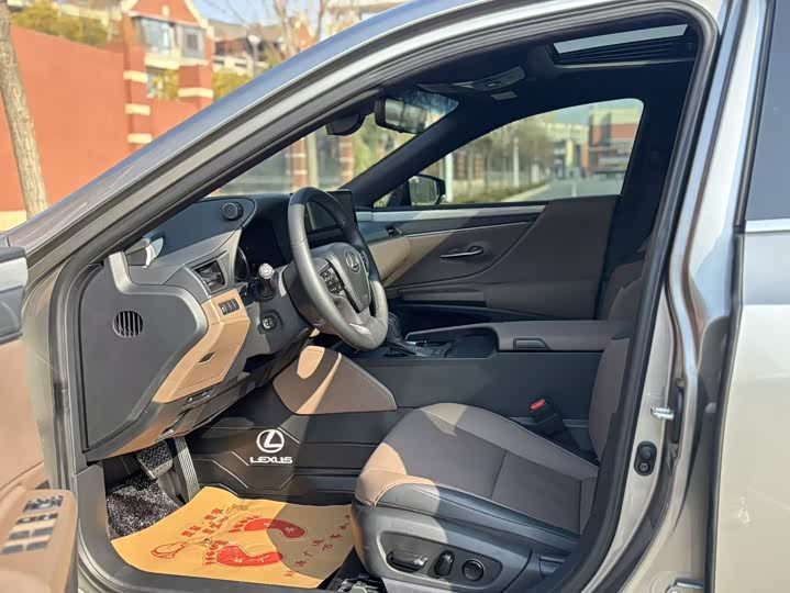 Lexus ES 2025 2025款 200 臻享版