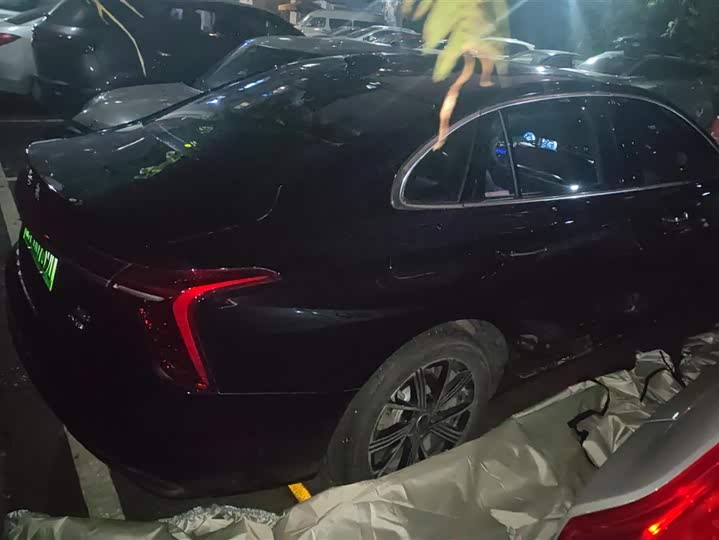 2025 Hongqi H5 Hybrid