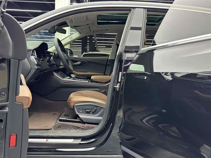 Audi Q8 2023 2023款 55 TFSI 豪华动感型