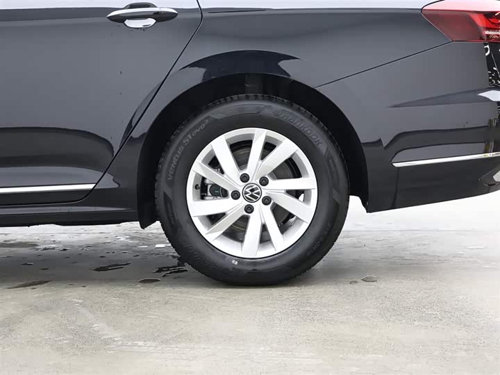 Volkswagen Passat Hybrid 2025 2025款 430PHEV 混动商务版