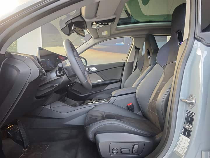 BMW 2 Series 2025 2025款 225L M运动曜夜套装