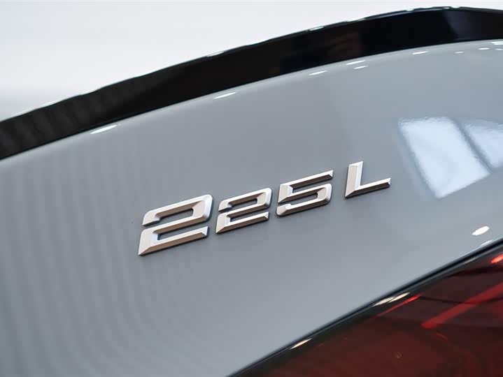 BMW 2 Series 2025 2025款 225L M运动曜夜套装