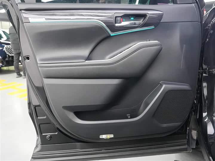 Toyota Crown Kluger 2024 2024款 2.5L HEV四驱尊贵版