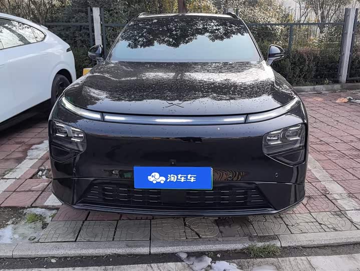 2025 XPeng G9