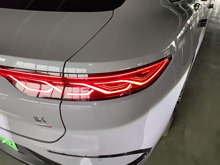 BYD Han 2025 2025款 DM-i 智驾版 125KM激光雷达旗舰型