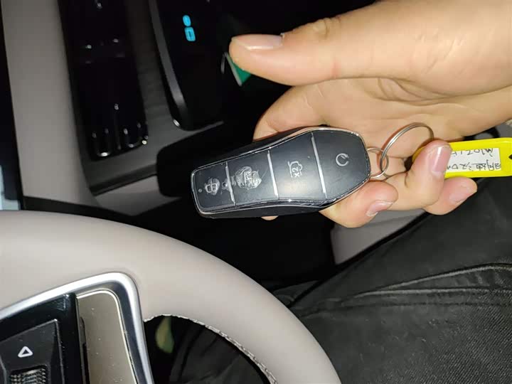 BYD Han 2025 2025款 DM-i 智驾版 125KM激光雷达旗舰型