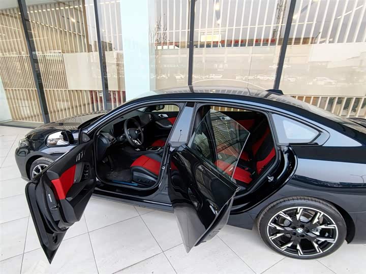 BMW 2 Series 2025 2025款 225L M运动曜夜套装