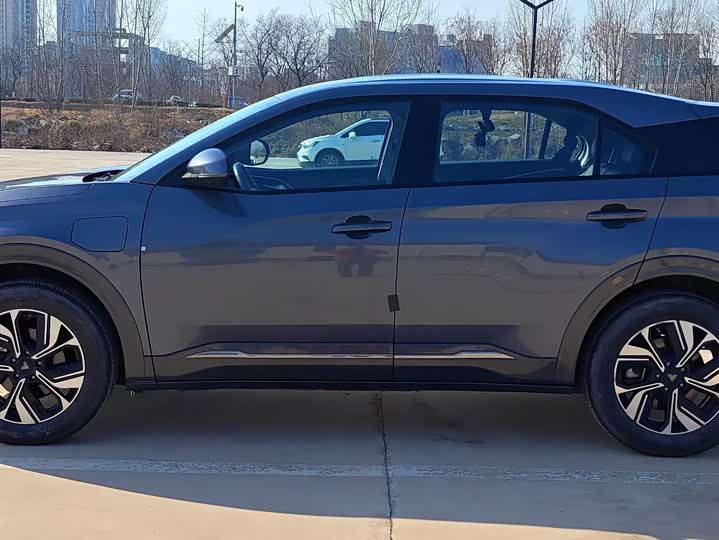 Hozon U 2023 2023款 哪吒U-Ⅱ 400 U秀版 三元锂