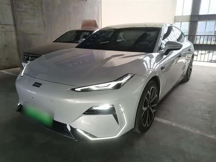 2025 Geely Galaxy E8