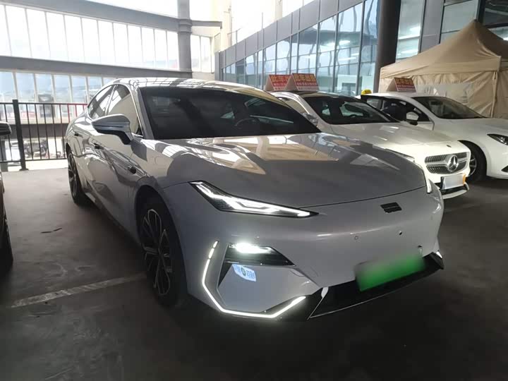 2025 Geely Galaxy E8