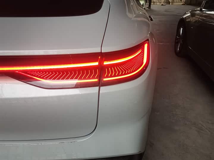 Geely Galaxy E8 2025 2025款 575km 探索智驾版