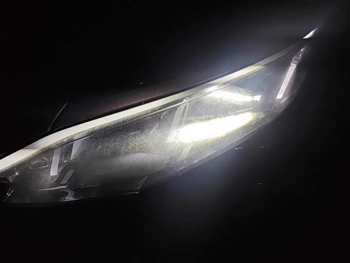 BYD Xia 2025 2025款 DM-i 1.5T 180km 超越型