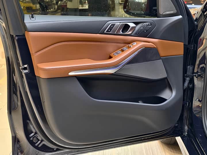 BMW X7 2023 2023款 xDrive40i 尊享型M运动套装