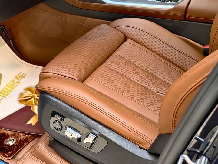 BMW X7 2023 2023款 xDrive40i 尊享型M运动套装