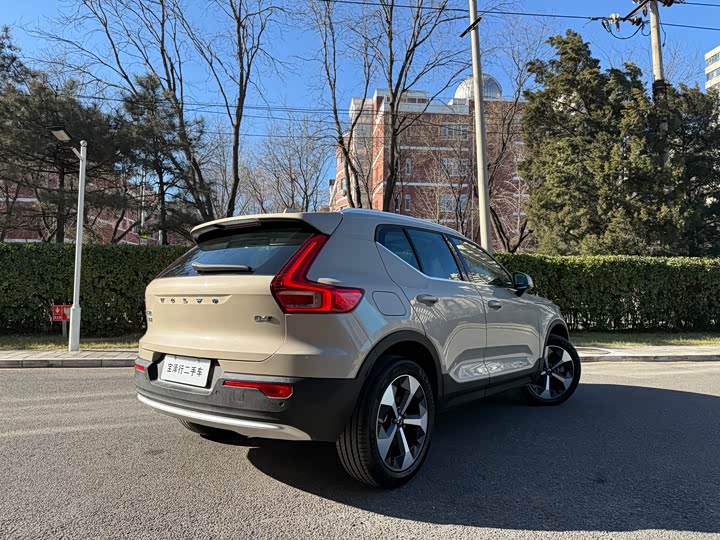 Volvo XC40 2025 2025款 B4 四驱智远豪华版