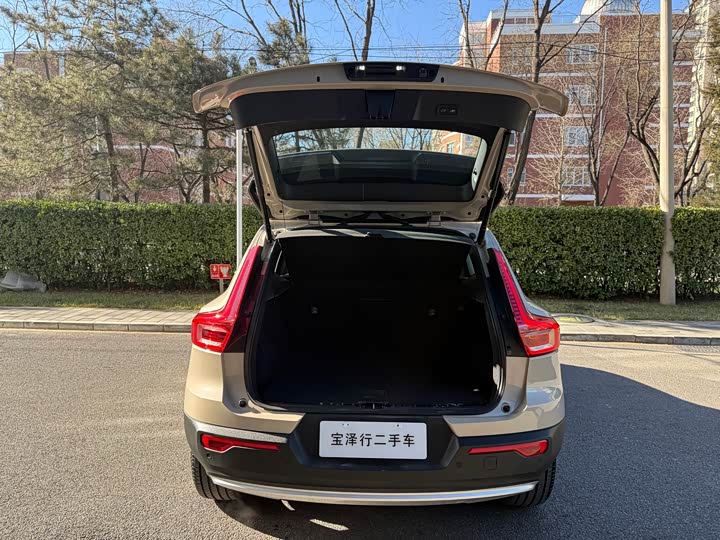 Volvo XC40 2025 2025款 B4 四驱智远豪华版