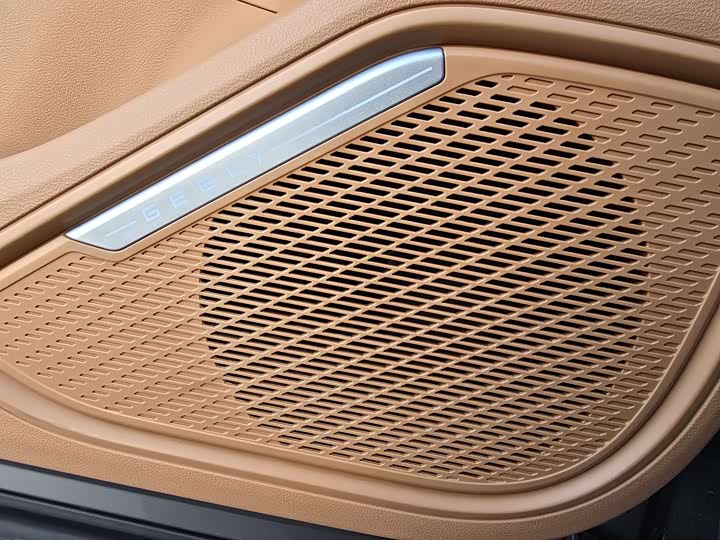 Geely Galaxy L7 2025 2025款 EM-i 115km 远航版