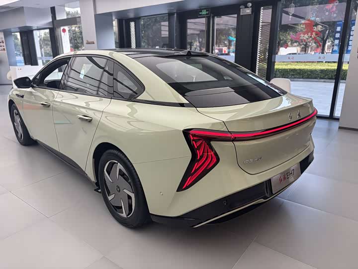 Hongqi EH7 2025 2025款 690 智选版