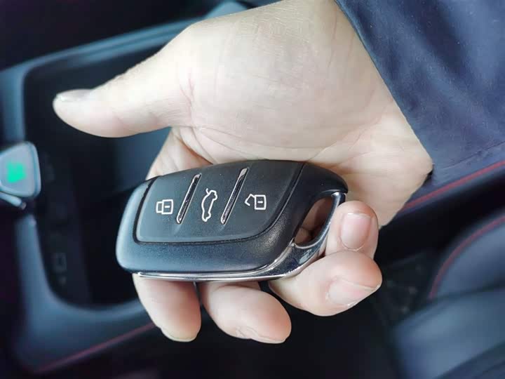 MG Motor 5 2025 2025款 300TGI 全球旗舰版