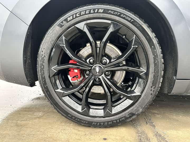 Ora Lightning Cat (07) 2024 2024款 暗夜版 555km 尊贵版