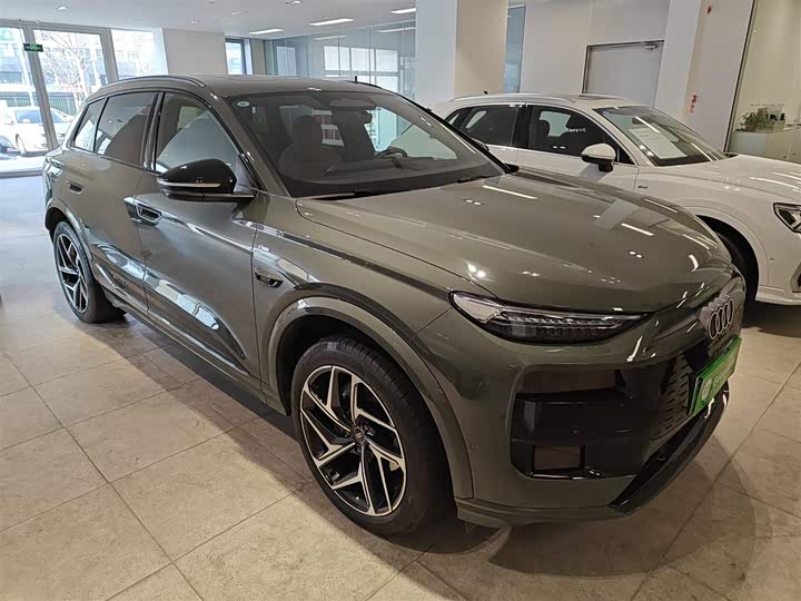 Audi Q6L e-tron 2026 2026款 首发领航版