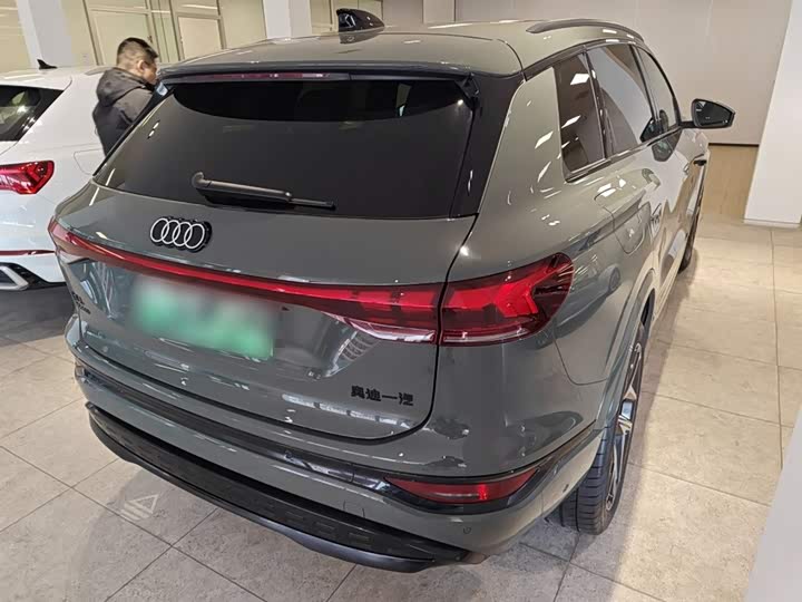 Audi Q6L e-tron 2026 2026款 首发领航版