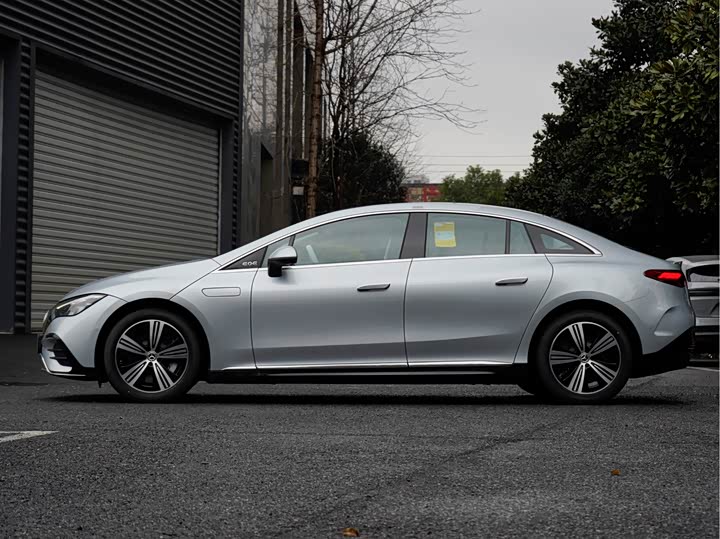 2025 Mercedes-Benz EQE