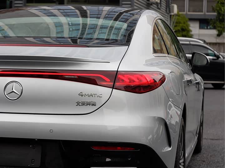 Mercedes-Benz EQE 2025 2025款 500 4MATIC 豪华版