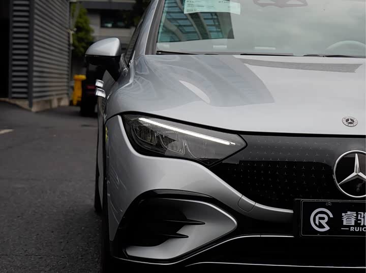 Mercedes-Benz EQE 2025 2025款 500 4MATIC 豪华版