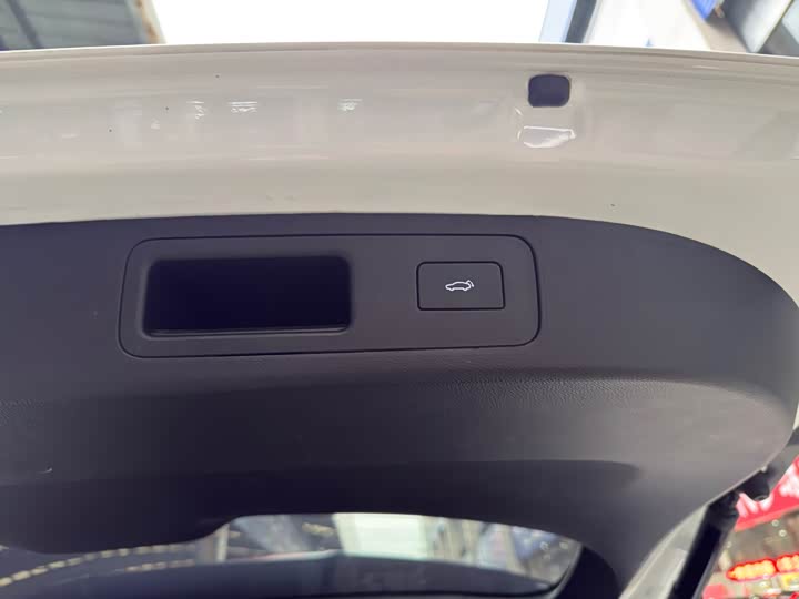 Geely Okavango 2022 2022款 1.8TD 自动尊贵型 7座