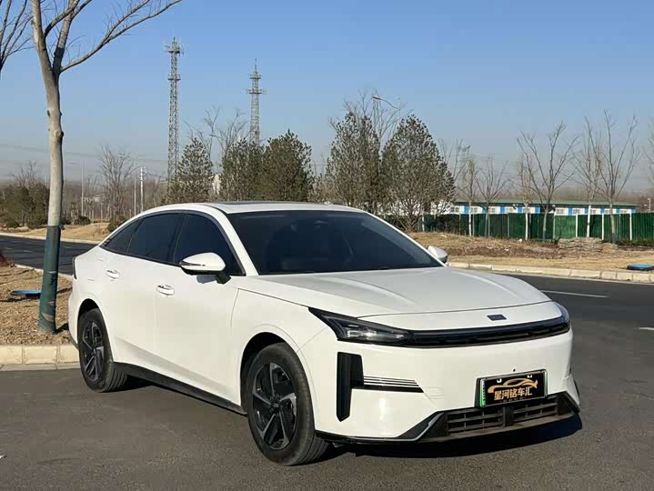 Geely Galaxy L6 2025 2025款 EM-i 140km 星舰版