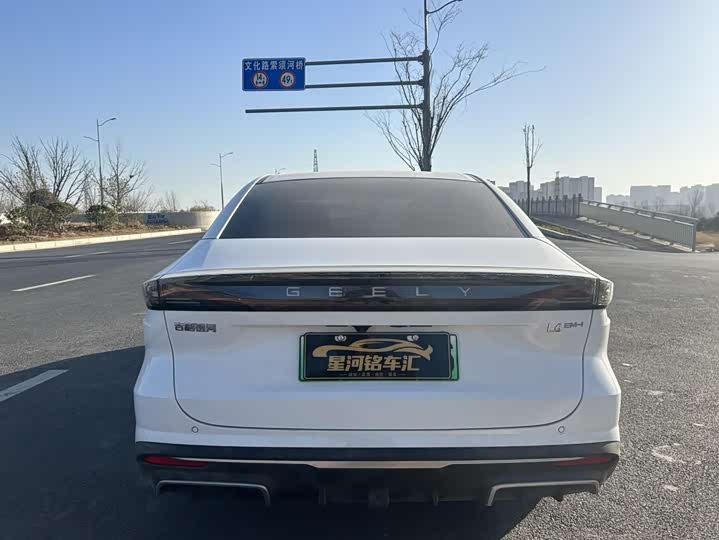 Geely Galaxy L6 2025 2025款 EM-i 140km 星舰版
